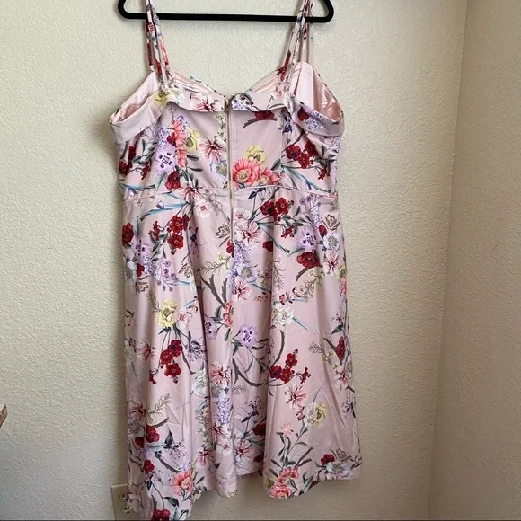 City Chic Blush Floral Daytime Diva Dress size 20 - Picture 4 of 12